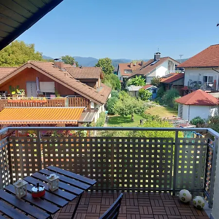 Ferienwohnung Lueg Ins Wiesental * シュタイネン